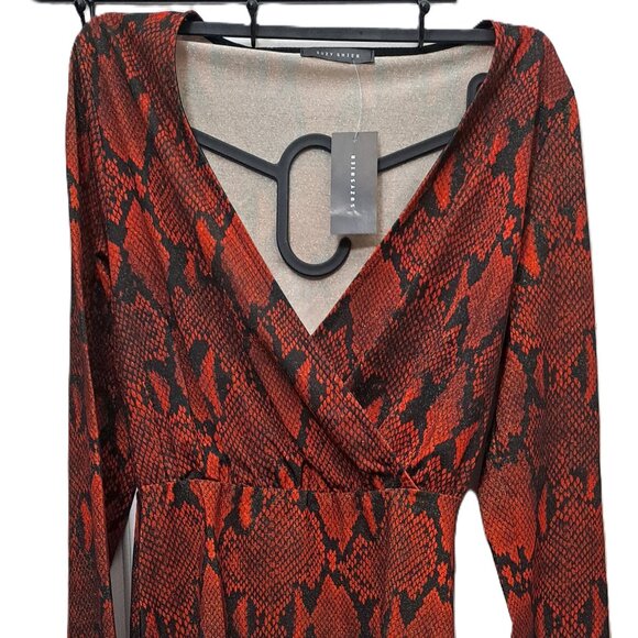 New Women's Snake Design Stylish High Waistline Top - Picture 1 of 4